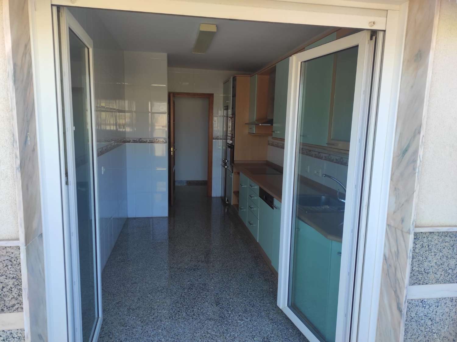 Spacieux penthouse Fuengirola avec garage et vue