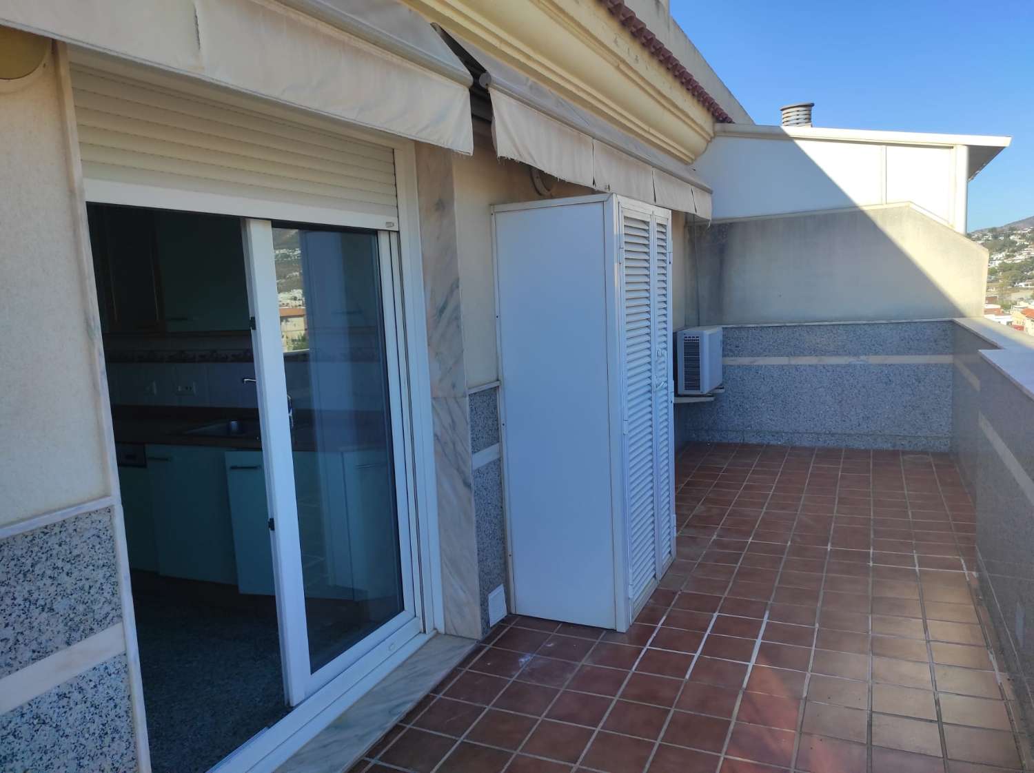 Spacieux penthouse Fuengirola avec garage et vue
