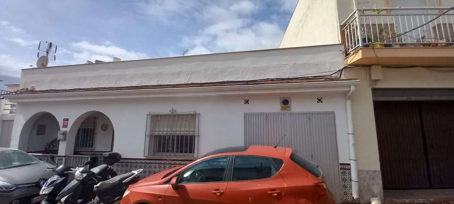Huis met garage en solarium van 108 m2 in Fuengirola Los Pacos