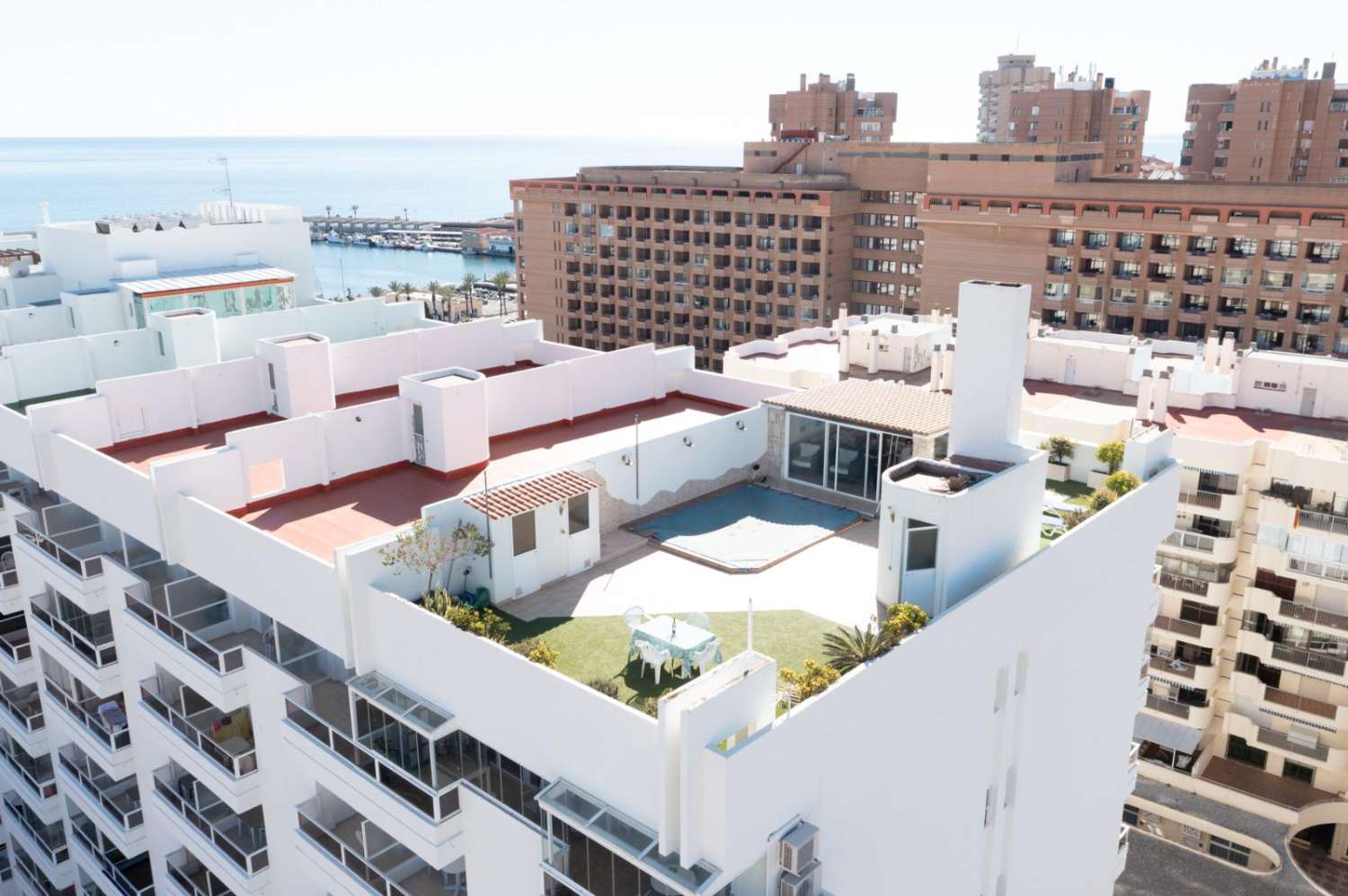 Ático 1ª linea playa con Piscina privada centro puerto